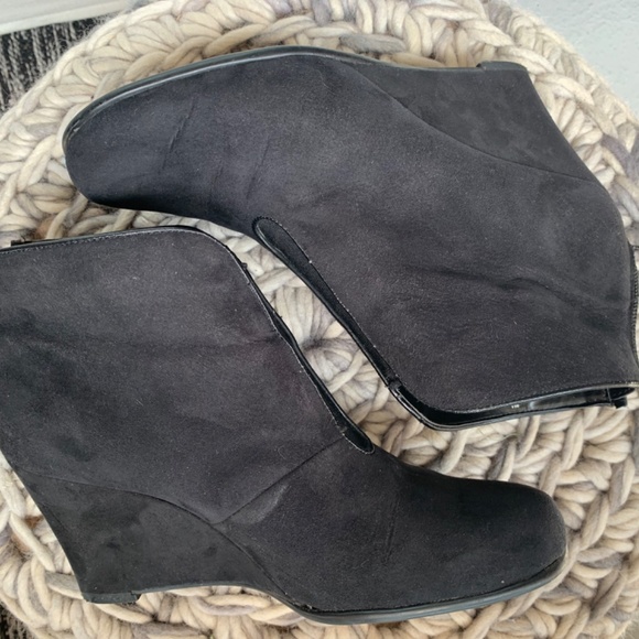 Aerosols black suede wedge booties, 8M, in great shape. - Picture 7 of 9
